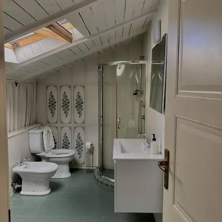 Cozy Attic With Terrace Durrës