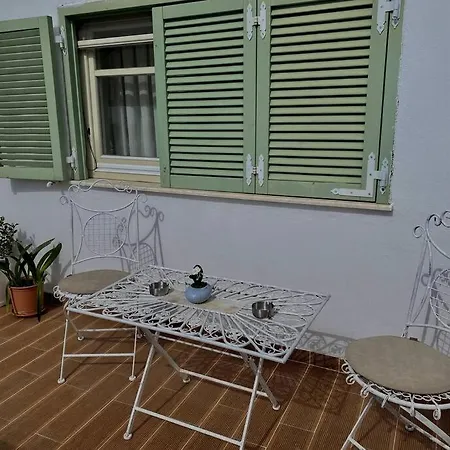 Appartamento Cozy Attic With Terrace Durrës